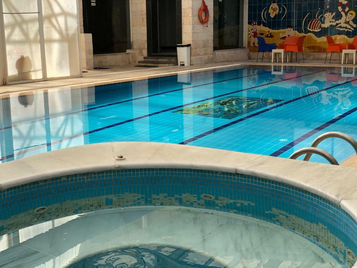 Badan Suites Safut Exterior foto